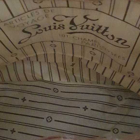 Grey and White Checkered Tote. With Duster bag. - Picture 3 of 4